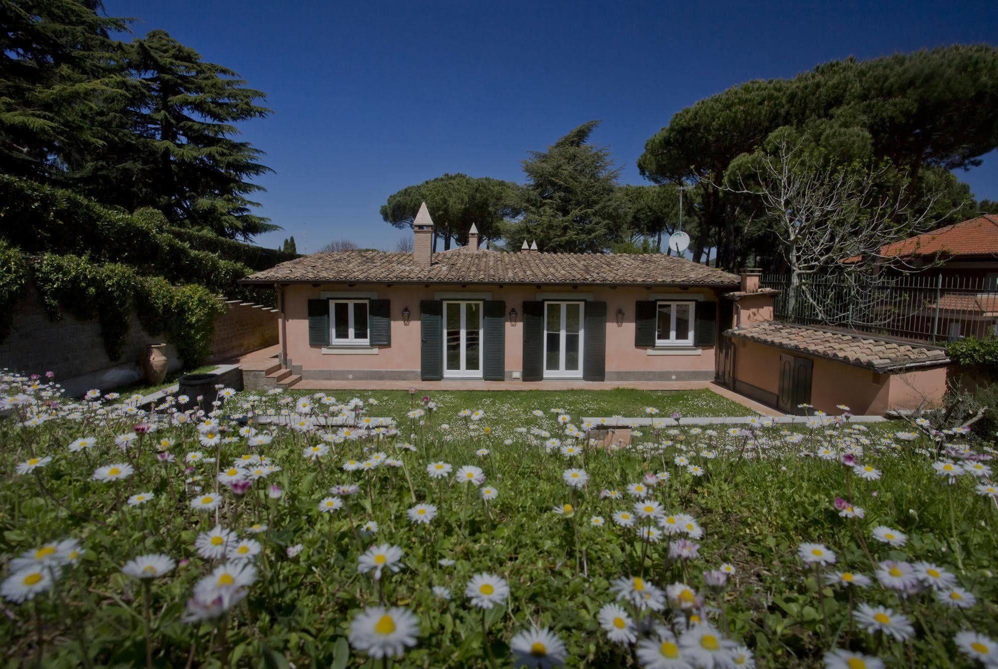 Via Pierre - Villas In The Countryside Of Rome Ciampino Exterior photo
